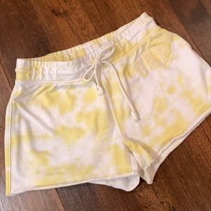 Gap yellow tie dye shorts